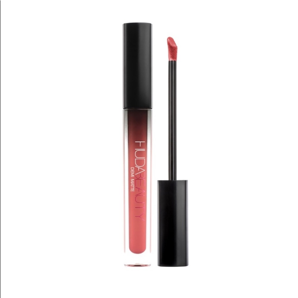 Huda Beauty Demi Matte in Game Changer